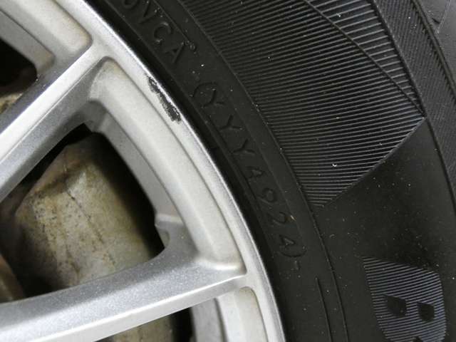 トヨタ ヤリス １．５ ハイブリッド Ｇ Ｅ－ＦＯＵＲ ４ＷＤ R4年 (東北) 99