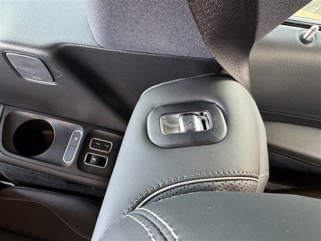 メルセデスベンツ ＧＬＳクラス ４５０ Ｄ ４マチック ナイト エディション （ＩＳＧ） ディーゼルターボ ４ＷＤ ＭＰ２０２６０１ R8年 (東北) 99