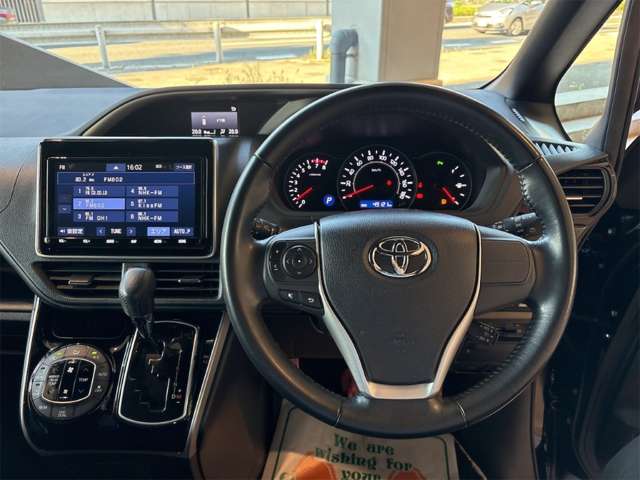 トヨタ ヴォクシー ２．０ ＺＳ 煌ＩＩ R1年 (近畿) 99