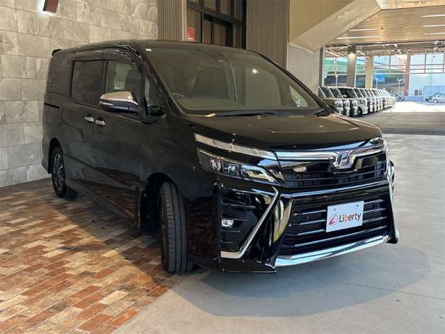 トヨタ ヴォクシー ２．０ ＺＳ 煌ＩＩ R1年 (近畿) 99