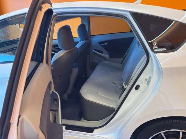 トヨタ プリウス １．８ Ｓ ＬＥＤエディション H23年 (近畿) 99