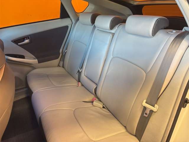 トヨタ プリウス １．８ Ｓ ＬＥＤエディション H23年 (近畿) 99