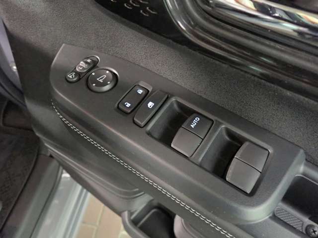 ホンダ Ｎ　ＢＯＸ カスタム ６６０ コーディネートスタイル モノトーン R6年 () 99