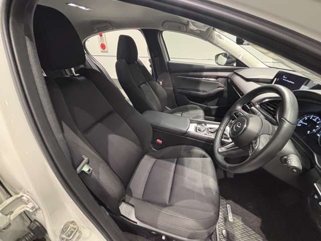 マツダ ＭＡＺＤＡ３　セダン ２．０ ２０Ｓ ブラック セレクション R7年 (関東) 99