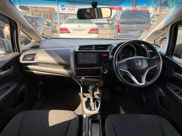 ホンダ フィット １．３ １３Ｇ Ｆパッケージ H27年 (東海) 99