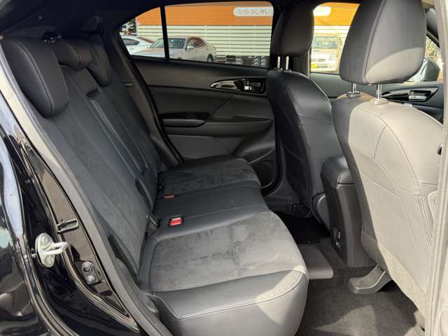 三菱 エクリプス　クロス　ＰＨＥＶ ＰＨＥＶ ２．４ Ｐ ４ＷＤ R3年 () 99