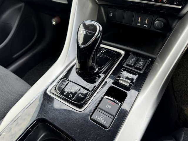 三菱 エクリプス　クロス　ＰＨＥＶ ＰＨＥＶ ２．４ Ｐ ４ＷＤ R3年 () 99