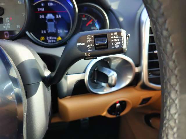 ポルシェ カイエン Ｓ プラチナエディション ティプトロニックＳ ４ＷＤ H29年 (関東) 99