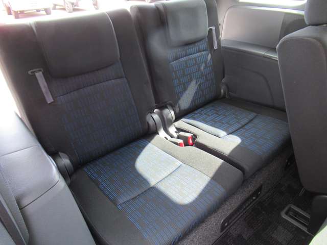 トヨタ アイシス １．８ プラタナ ４ＷＤ H25年 (北海道) 99