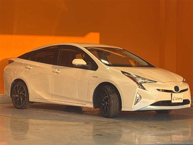 トヨタ プリウス １．８ Ｓ セーフティ プラス H29年 (近畿) 99