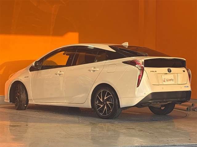 トヨタ プリウス １．８ Ｓ セーフティ プラス H29年 (近畿) 99