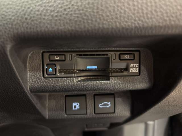 トヨタ クラウン　クロスオーバー　ハイブリッド ２．５ Ｇ アドバンスト レザー パッケージ Ｅ－ＦＯＵＲ ４ＷＤ R6年 () 99