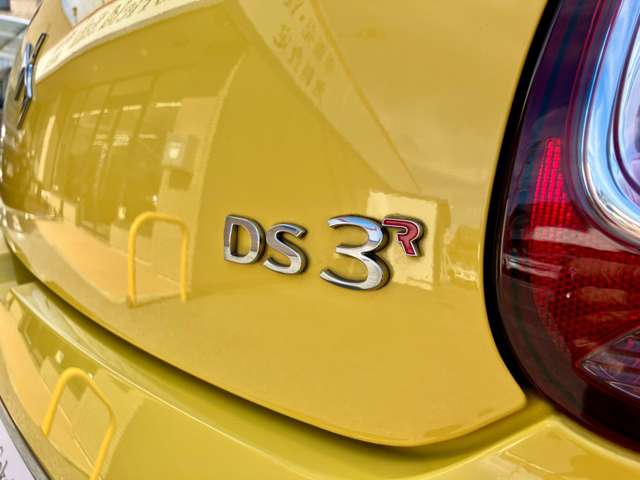 シトロエン ＤＳ３ シック ＤＳ ＬＥＤヴィジョン パッケージ H28年 () 99