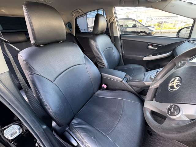 トヨタ プリウス １．８ Ｌ H25年 (近畿) 99