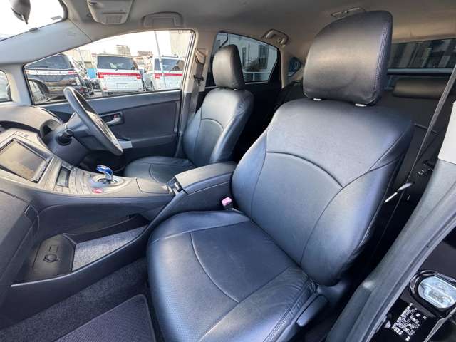 トヨタ プリウス １．８ Ｌ H25年 (近畿) 99