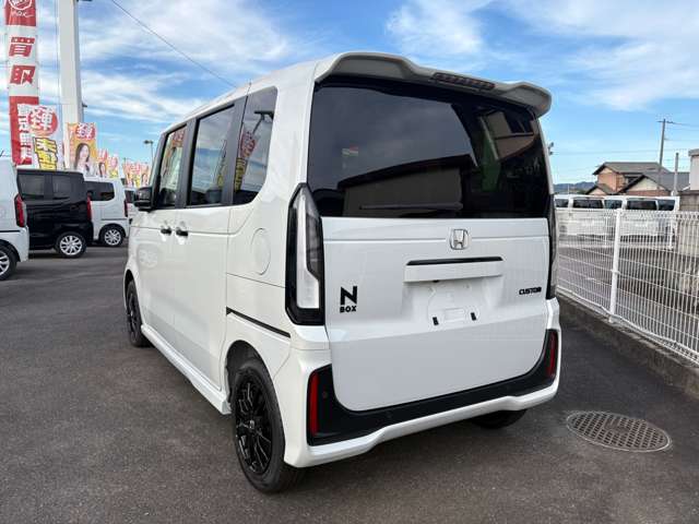 ホンダ Ｎ　ＢＯＸ カスタム ６６０ ブラック スタイル R8年 () 99