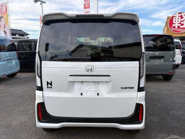 ホンダ Ｎ　ＢＯＸ カスタム ６６０ ブラック スタイル R8年 () 99
