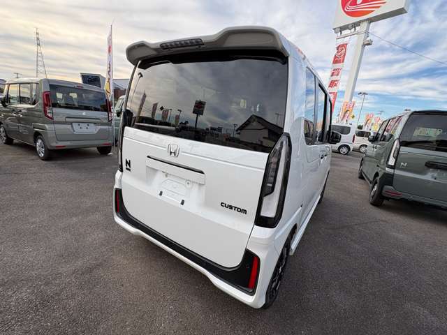 ホンダ Ｎ　ＢＯＸ カスタム ６６０ ブラック スタイル R8年 () 99