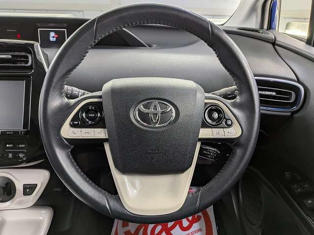 トヨタ プリウス １．８ Ａ プレミアム ツーリングセレクション Ｅ－ＦＯＵＲ ４ＷＤ H28年 (東北) 99