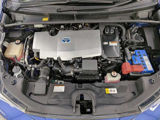 トヨタ プリウス １．８ Ａ プレミアム ツーリングセレクション Ｅ－ＦＯＵＲ ４ＷＤ H28年 (東北) 99