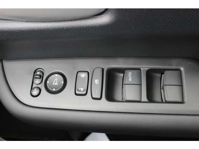 ホンダ フリード １．５ エアー ＥＸ R8年 (四国) 99
