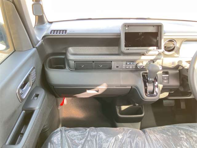 ホンダ Ｎ　ＢＯＸ カスタム ６６０ R8年 () 99
