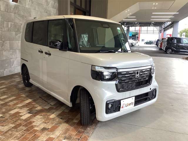 ホンダ Ｎ　ＢＯＸ カスタム ６６０ ブラック スタイル R8年 (近畿) 99