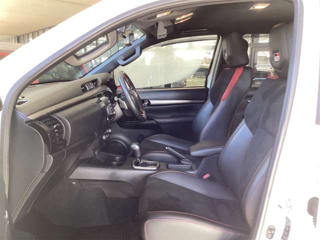 トヨタ ハイラックス ２．４ Ｚ ＧＲスポーツ ディーゼルターボ ４ＷＤ R5年 (近畿) 99