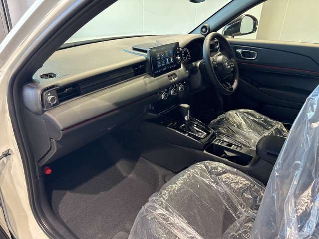 ホンダ ヴェゼル １．５ Ｅ：ＨＥＶ ＲＳ R8年 (近畿) 99