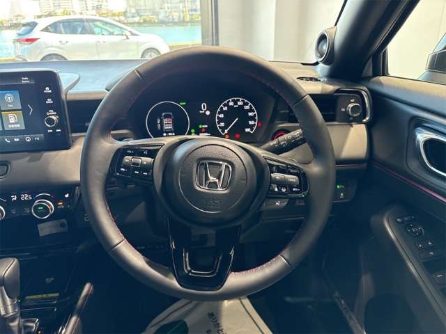 ホンダ ヴェゼル １．５ Ｅ：ＨＥＶ ＲＳ R8年 (近畿) 99