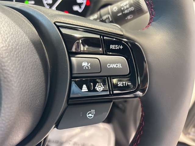 ホンダ ヴェゼル １．５ Ｅ：ＨＥＶ ＲＳ R8年 (近畿) 99