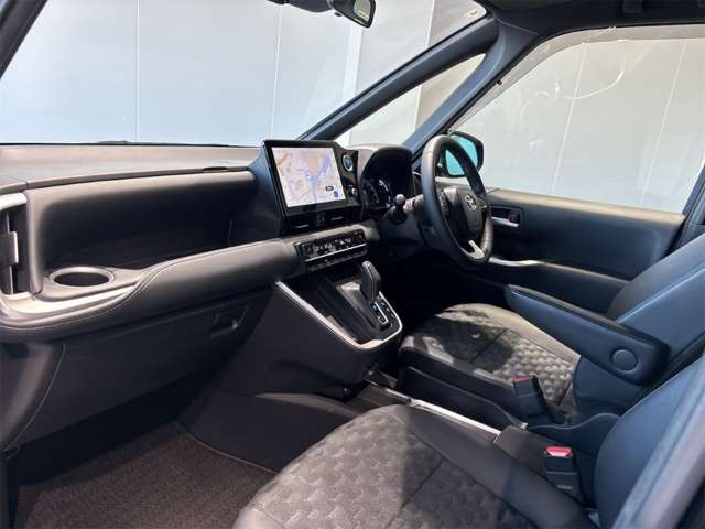 トヨタ ヴォクシー １．８ ハイブリッド Ｓ－Ｚ R5年 (近畿) 99