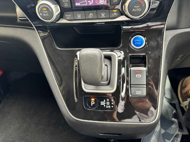 日産 セレナ １．２ Ｅ－ＰＯＷＥＲ ハイウェイスター Ｖ R1年 (近畿) 99