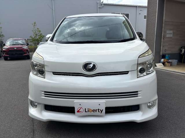 トヨタ ヴォクシー ２．０ ＺＳ 煌ＩＩ H22年 (近畿) 99