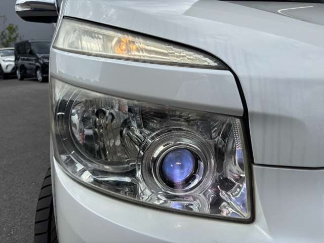 トヨタ ヴォクシー ２．０ ＺＳ 煌ＩＩ H22年 (近畿) 99