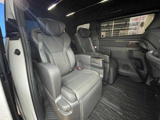 トヨタ アルファード ２．５ Ｚ ４ＷＤ R6年 (近畿) 99