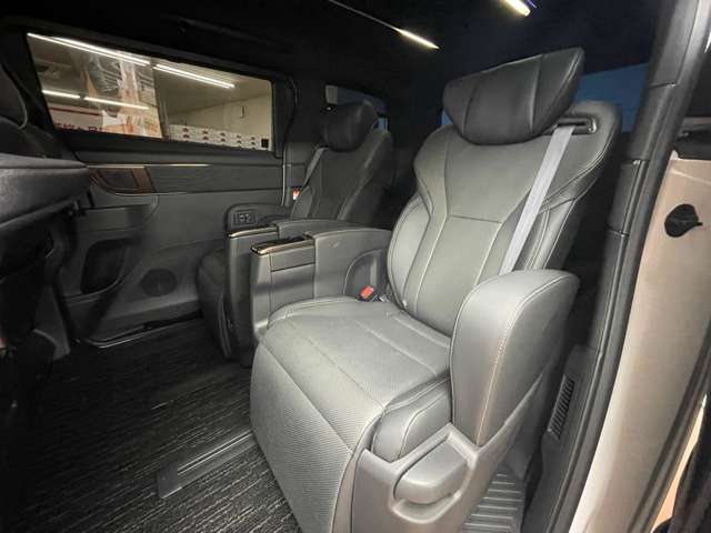 トヨタ アルファード ２．５ Ｚ ４ＷＤ R6年 (近畿) 99