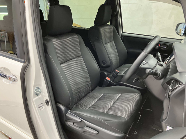 トヨタ ヴォクシー ２．０ ＺＳ 煌 H30年 (近畿) 99