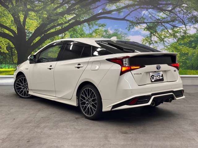 トヨタ プリウス １．８ Ａ プレミアム ツーリングセレクション R1年 (近畿) 99