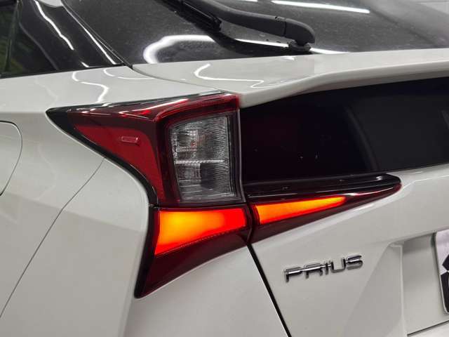 トヨタ プリウス １．８ Ａ プレミアム ツーリングセレクション R1年 (近畿) 99