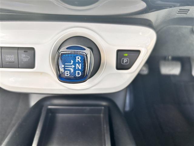 トヨタ プリウス １．８ Ｓ H28年 (中国) 99