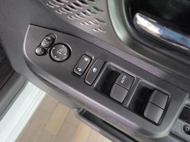 ホンダ Ｎ　ＢＯＸ カスタム ６６０ ターボ R8年 () 99