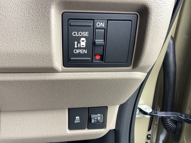 ホンダ Ｎ　ＢＯＸ ジョイ ６６０ ２トーン R8年 (近畿) 99