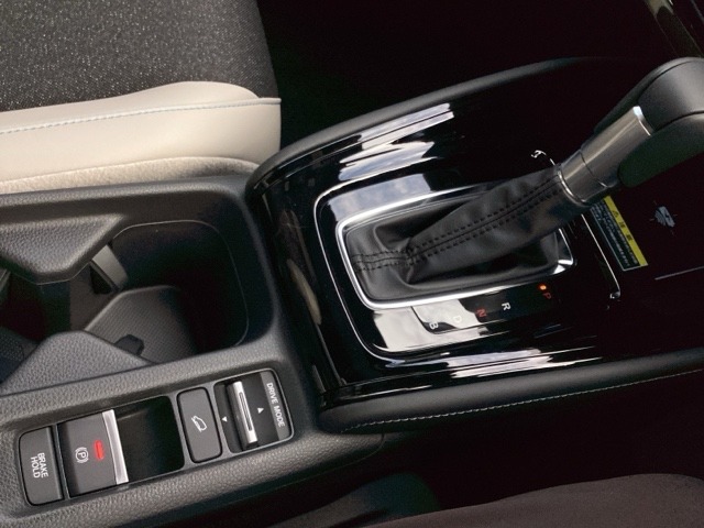 ホンダ ヴェゼル １．５ Ｅ：ＨＥＶ Ｚ プレイパッケージ ４ＷＤ R8年 (近畿) 99