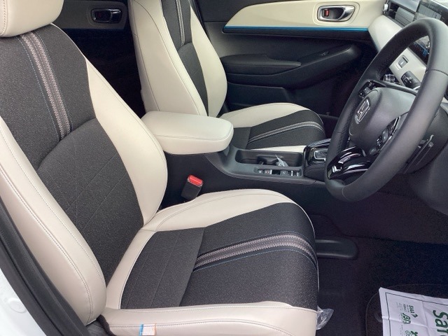 ホンダ ヴェゼル １．５ Ｅ：ＨＥＶ Ｚ プレイパッケージ ４ＷＤ R8年 (近畿) 99