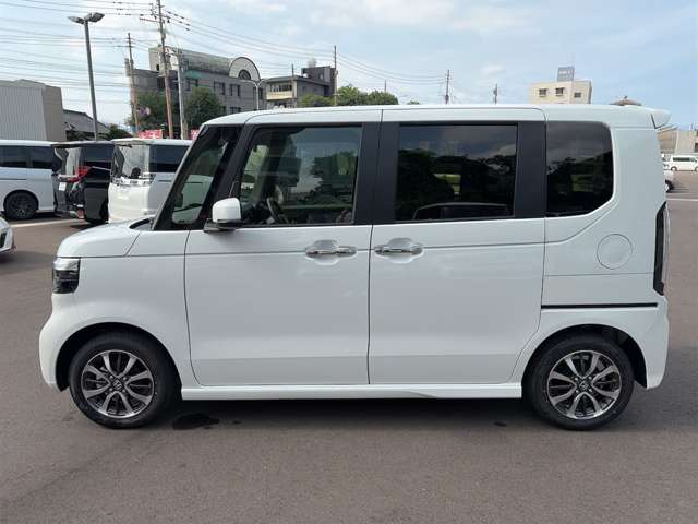 ホンダ Ｎ　ＢＯＸ カスタム ６６０ R8年 () 99