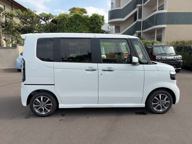 ホンダ Ｎ　ＢＯＸ カスタム ６６０ R8年 () 99