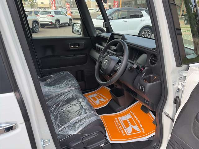 ホンダ Ｎ　ＢＯＸ カスタム ６６０ R8年 () 99