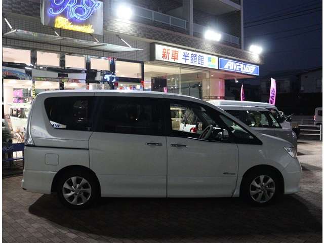 日産 セレナ ２．０ ハイウェイスター Ｓ－ＨＹＢＲＩＤ Ｖセレクション H25年 (関東) 99