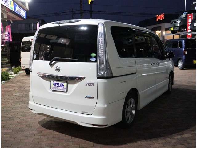 日産 セレナ ２．０ ハイウェイスター Ｓ－ＨＹＢＲＩＤ Ｖセレクション H25年 (関東) 99